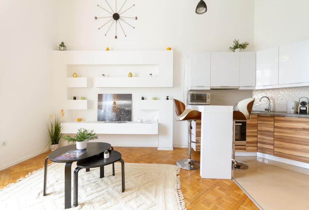 Bright Design Riverside Studio By Nw 부다페스트 외부 사진